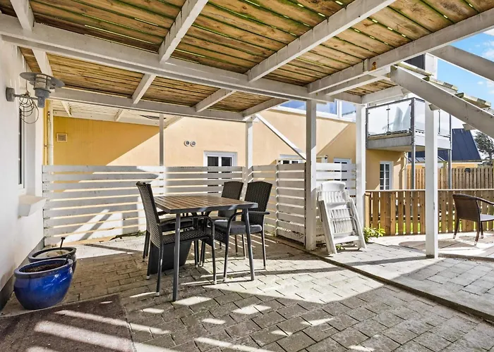 Charming Retreat In - By Traum